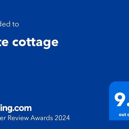 Cute Cottage 2024 Traveller Award Yateley Esterno foto